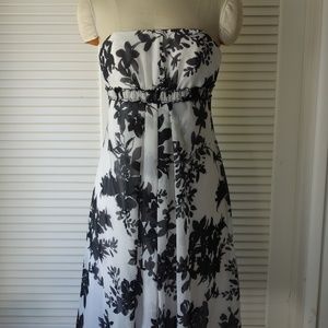 David's Bridal b/w floral strapless dress size 2